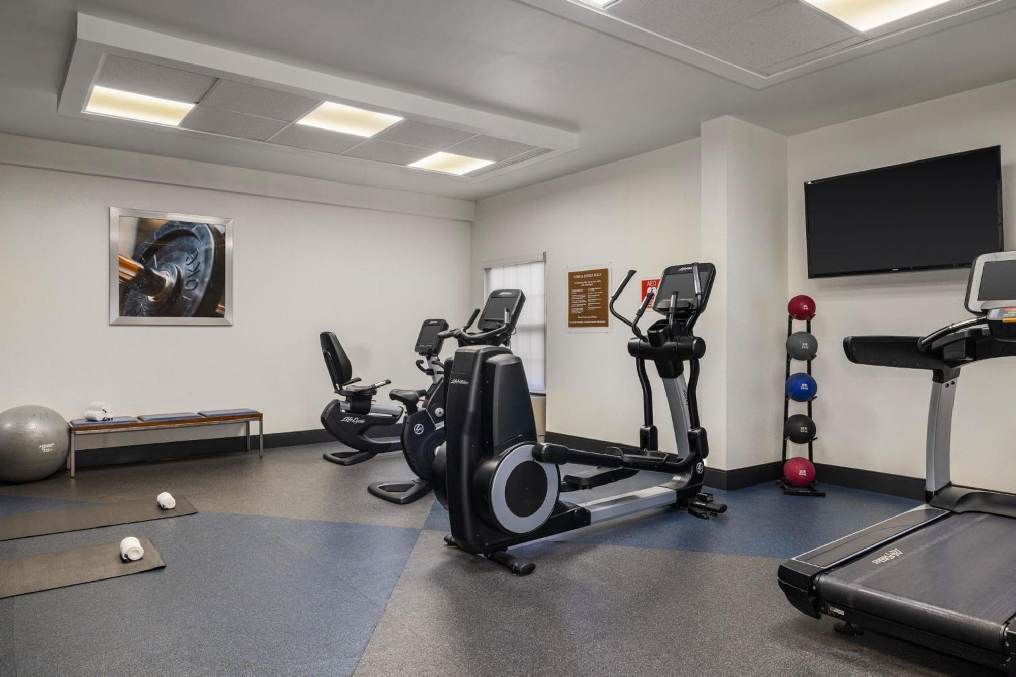 Four Points By Sheraton Greensboro Airport Εξωτερικό φωτογραφία