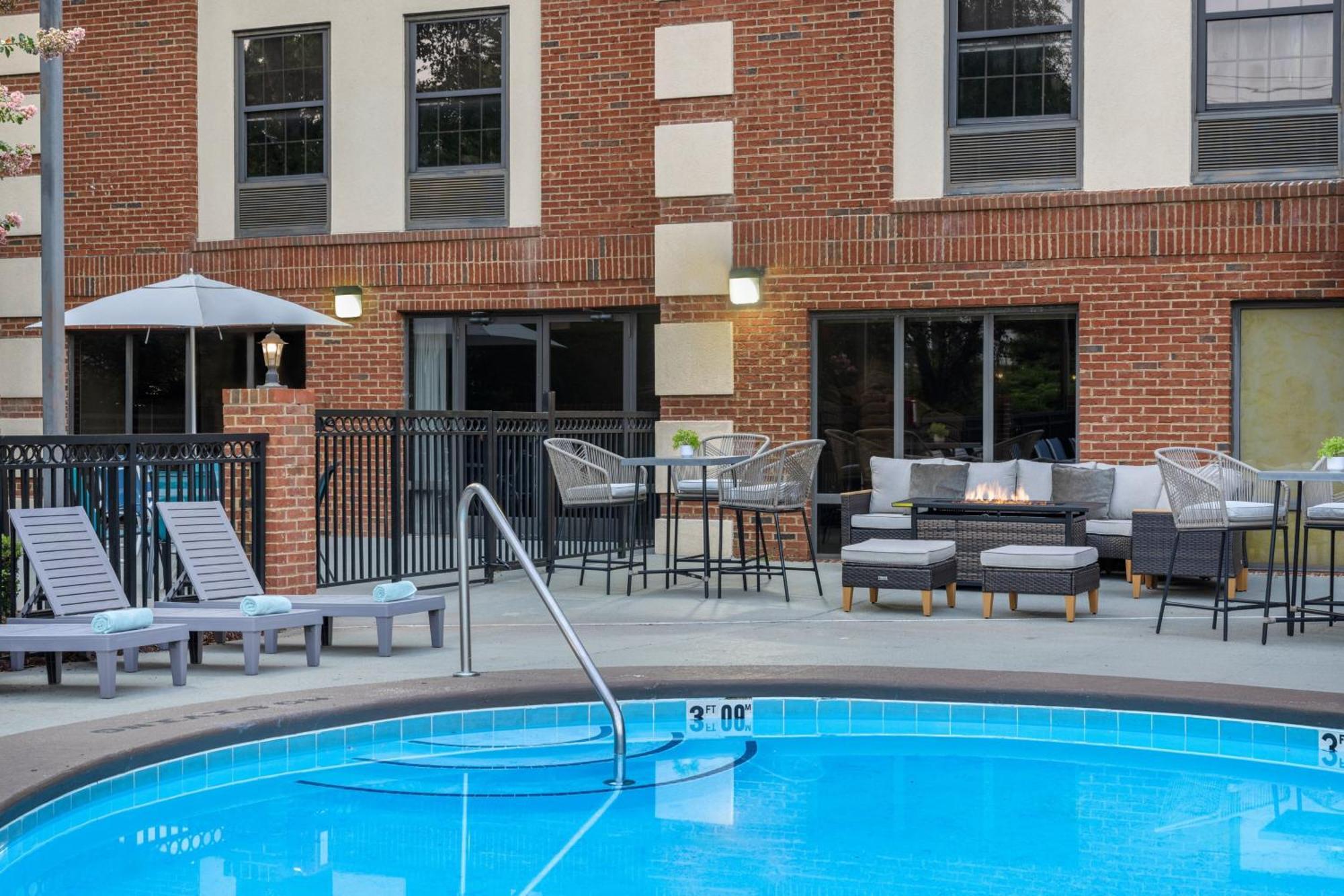 Four Points By Sheraton Greensboro Airport Εξωτερικό φωτογραφία