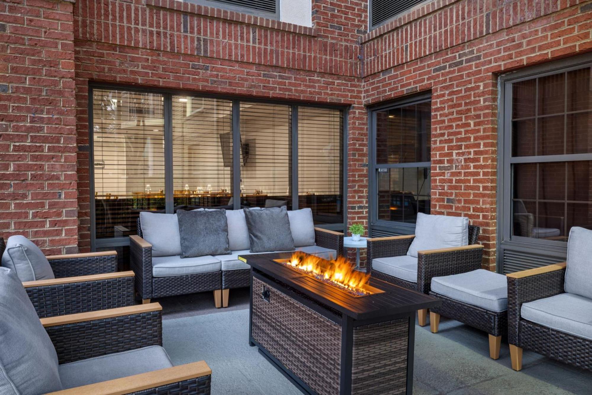 Four Points By Sheraton Greensboro Airport Εξωτερικό φωτογραφία