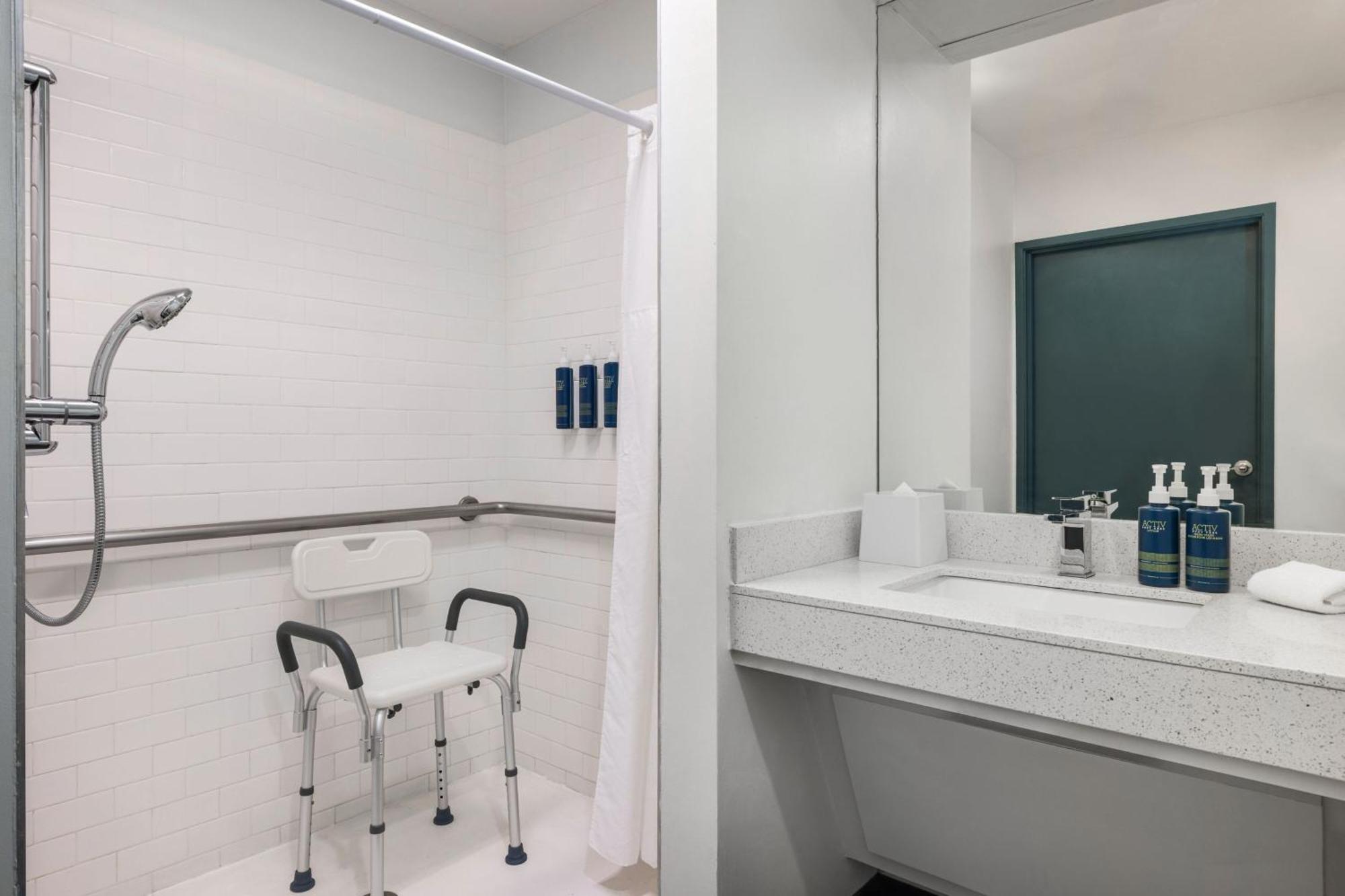 Four Points By Sheraton Greensboro Airport Εξωτερικό φωτογραφία